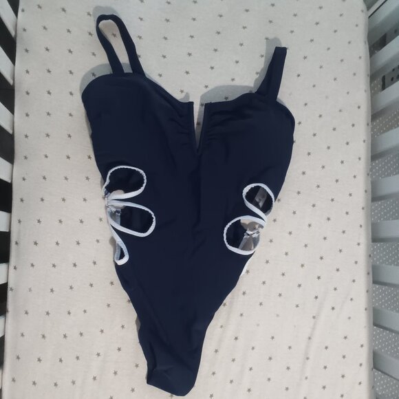 NWT Seamoly One Piece Swimsuit with Floral Cutout L Large - Picture 12 of 14